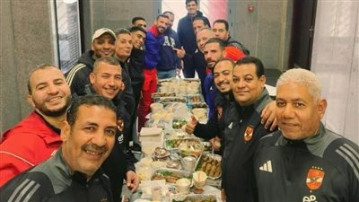 جنود الخفاء في الأهلي، عزومة من معلول لـ عمال النادي 