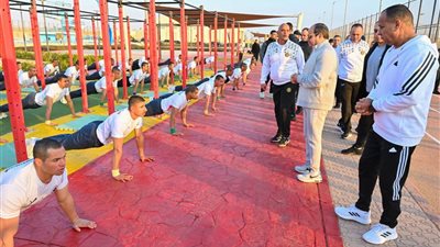 السيسي لطلبة الأكاديمية العسكرية: أنتم الجيل الذي سيتولى حماية مصر 