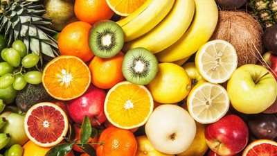 أسعار الفاكهة اليوم بسوق العبور، الفراولة بـ 33 جنيهًا واليوسفي يبدأ من 6 جنيهات