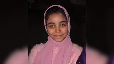 بعد 3 أعوام من الحادث، شاب ينفذ وعده للطفلة شروق آخر ضحايا معدية عزبة التفتيش بالمنوفية