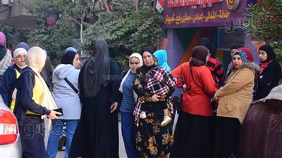 بدء توافد طلاب صفوف النقل بالقاهرة والجيزة على اللجان لأداء امتحانات الترم الأول (صور)