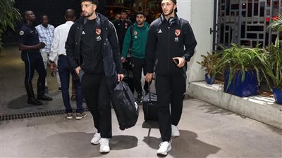 تحرك حافلة الأهلي إلى ملعب مباراة استاد أبيدجان (فيديو)