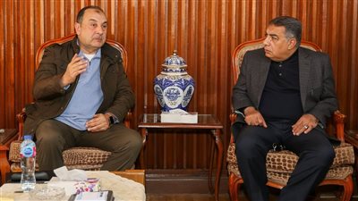 وزير قطاع الأعمال يلتقي محافظ الدقهلية في مستهل زيارته لشركة الدلتا للأسمدة