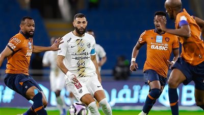 كريم بنزيما يقود اتحاد جدة أمام الرائد في الدوري السعودي 