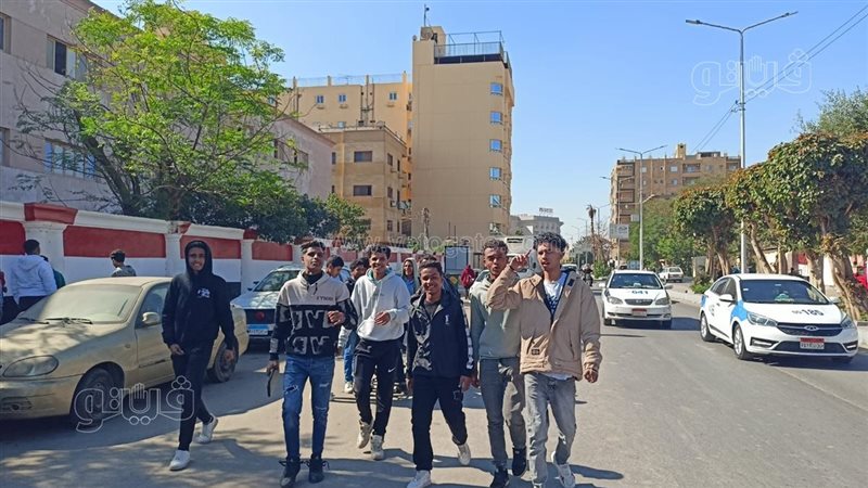 طلاب الثانوية 