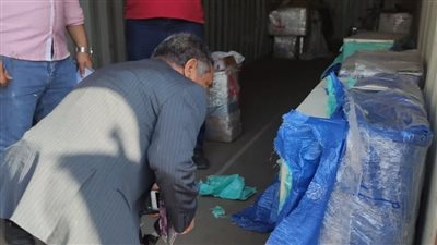 جمارك بورسعيد تضبط سجائر وشيش إلكترونية ومستلزماتها قبل تهريبها