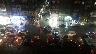 أهالي الإسكندرية يستغيثون بالمحافظ: أنقذنا من الأمطار | صور