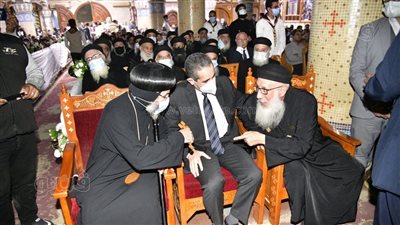 تأبين الأنبا كاراس أسقف المحلة وتوابعها بحضور محافظ الغربية | صور