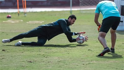 مران الأهلي.. انتظام الشناوي وأيمن أشرف وبانون في التدريبات الجماعية