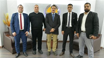 رئيس جامعة الوادى الجديد يستقبل وفد بنك مصر فرع الخارجة