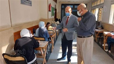 عميد تجارة عين شمس يتابع سير امتحانات الفصل الدراسي الأول