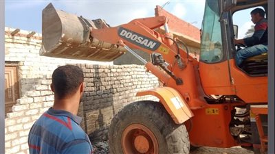 إزالة ١٥ حالة تعد على مساحة ٥١٤٨ مترا بالإسماعيلية | صور