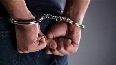القبض على مزارع قيد ابنه بالسلاسل والأقفال الحديدية بالبحيرة 