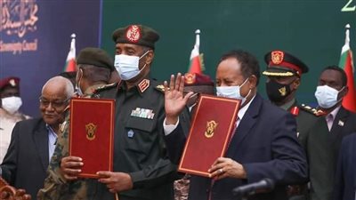 السودان يدخل دوامة الخلافات.. مظاهرات الخرطوم ترفض اتفاق حمدوك والبرهان