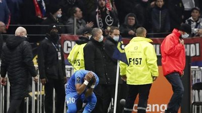 رئيس نادي ليون يعتذر للاعب مارسيليا بعد واقعة زجاجة المياه