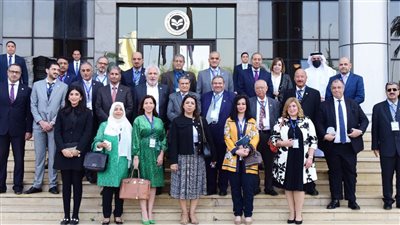 رئيس هيئة الاستثمار يبحث مع ممثلي مجتمع الأعمال البحريني جذب الاستثمارات إلى مصر