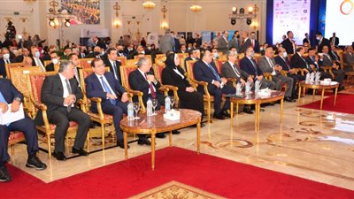 شاكر: الاعتماد على الطاقة المتجددة بنسبة 42% بحلول عام 2035