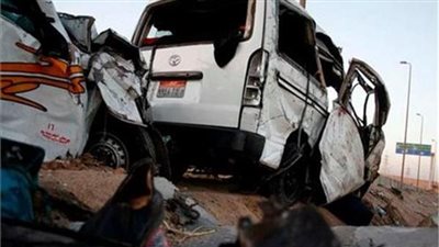 بالأسماء.. إصابة 12 شخصًا بينهم طفلان فى تصادم سيارتي ميكروباص ببني سويف