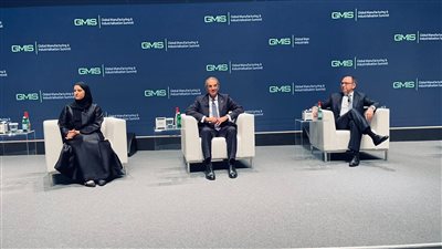  وزير الاتصالات: مصر تنفذ مشروعات لبناء مجتمعات ذكية للتحول الرقمي