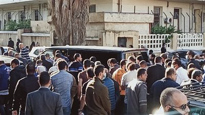 تشييع جثمان محاربة السرطان سلمى الزرقا من مسجد المواساة بالإسكندرية | فيديو 