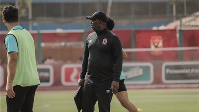 ياسر إبراهيم يقود تشكيل الأهلي أمام المحلة وشريف وبيرسي تاو في الهجوم