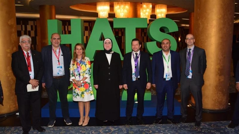 وزيرة التجارة تفتتح