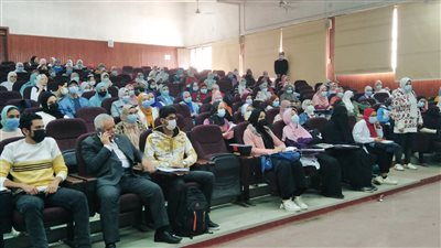 اختتام الحملة التوعوية عن أضرارالتدخين بندوة طب بيطري الزقازيق