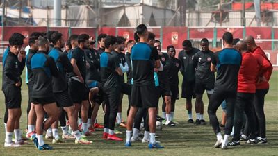 مران الأهلي.. موسيماني يعقد محاضرة للاعبي الفريق