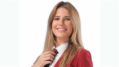 إلا أنا ويبقى الأثر.. مشاجرة بين إيناس كامل وحماتها في عزاء مصطفى درويش|فيديو