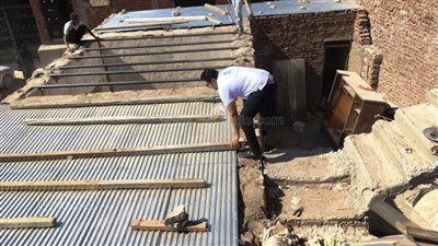 محافظ أسوان: إعطاء الأولوية لتسكين الأسر المتضررة بحى السلام |صور