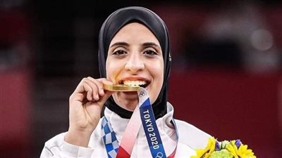 لحظة إعلان فوز فريال أشرف بجائزة محمد بن راشد | فيديو