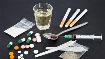 الداخلية تحارب تجار الكيف.. استحداث تطبيق إلكتروني بالمخدرات التخليقية.. ملاحقة الطرود البريدية.. وتعديلات قانونية الأبرز