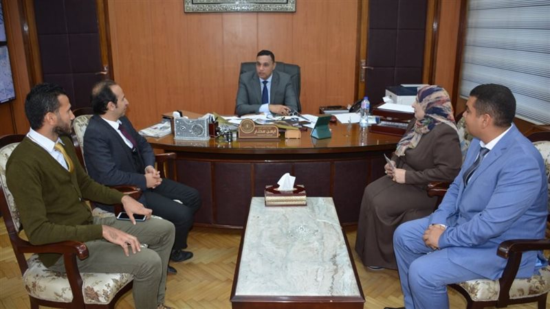 محافظ الدقهلية يستقبل