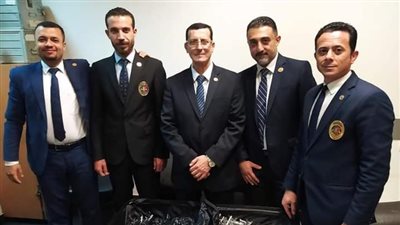 ضبط أدوات جراحة أخفاها راكب داخل حقائبه بمطار القاهرة | صور