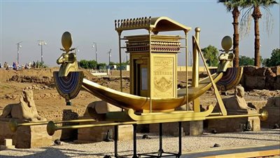 الانتهاء من تجهيز المراكب المقدسة الفرعونية للانطلاق بطريق الكباش | صور