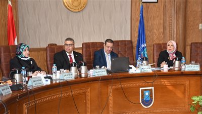 808 طلاب بجامعة القناة يخوضون انتخابات الاتحادات الطلابية 