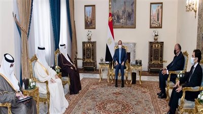مستشار ملك البحرين: نقدر جهود السيسي لدفع العمل العربي المشترك والحفاظ على السلم والأمن على المستوى الإقليمي