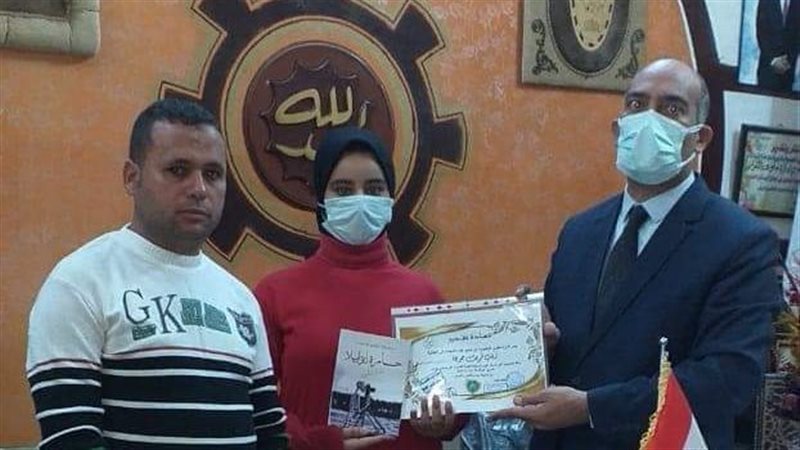 تعليم ملوى يكرم الفائزة