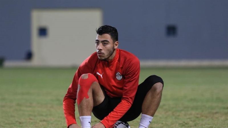 أكرم توفيق لاعب النادي