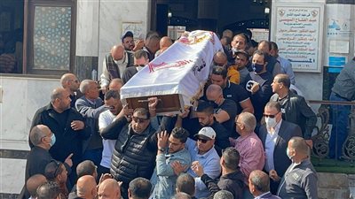 جثمان جلال إبراهيم يودع ميت عقبة ملفوفًا بعلم الزمالك | فيديو وصور 