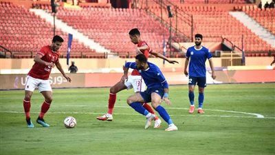 بعد مرور ربع ساعة.. التعادل السلبى يسيطر على مباراة الأهلي وسموحة 