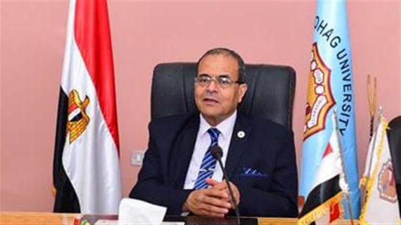 الدكتور مصطفي عبد