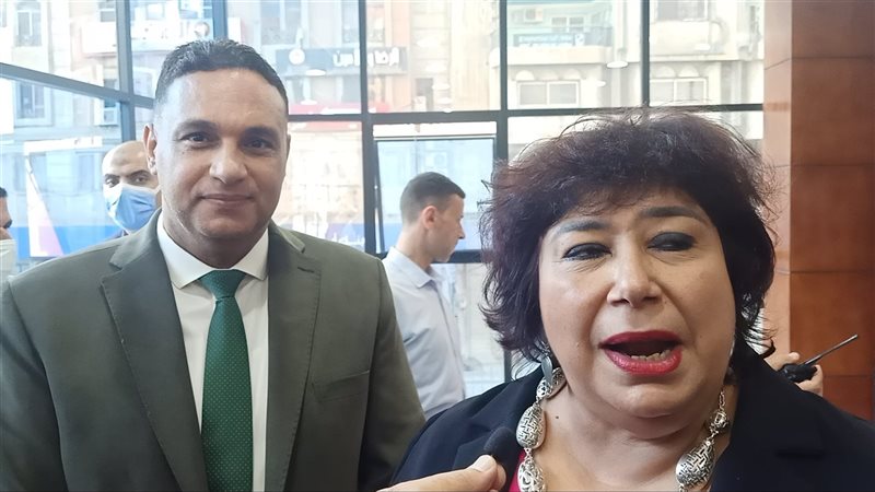 وزيرة الثقافة ومحافظ