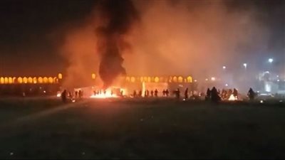 نيران إيران تحرق خيام معتصمين وتعتقل محتجين بسبب المياه