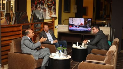 استقبال سفير مصر لبعثة المصري.. تعرف على كواليس رحلة 6 ساعات لابوجا|صور