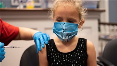 أوروبا تعتمد خطة جديدة لتطعيم الأطفال ضد كورونا