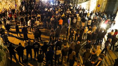 ضحى بنفسه لإنقاذ سيدة.. تشييع جنازة 