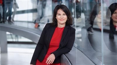 امرأة تتولى منصب وزيرة الخارجية الألمانية لأول مرة.. وهذه أبرز المعلومات عنها