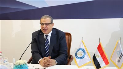 القوى العاملة في أسبوع: بحث توفير الحماية الاجتماعية للعمالة غير المنتظمة.. وتوفير 6094 فرصة عمل