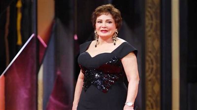 أمي كان نفسها تشوف اليوم ده.. لبلبة تبكي بعد تكريمها بمهرجان القاهرة السينمائي